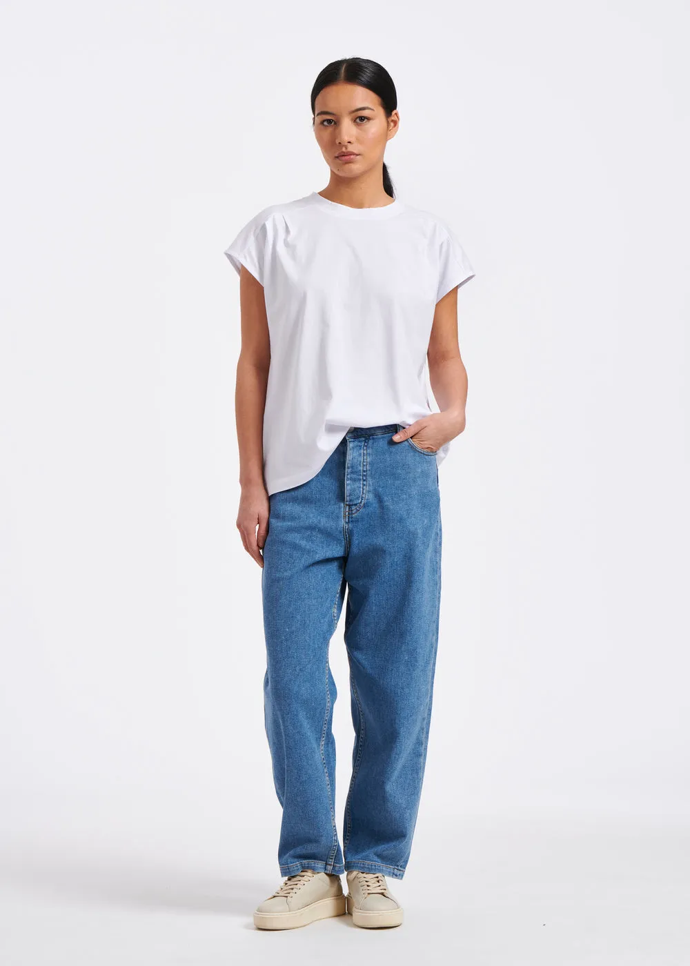 White short-sleeved organic cotton T-shirt